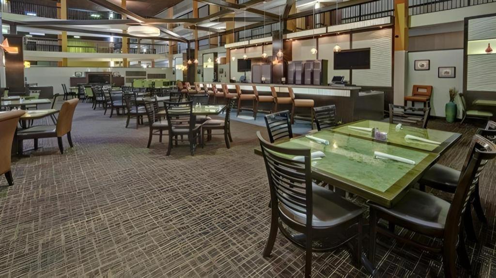 Clarion Hotel & Suites Conference Center Memphis Airport Zewnętrze zdjęcie